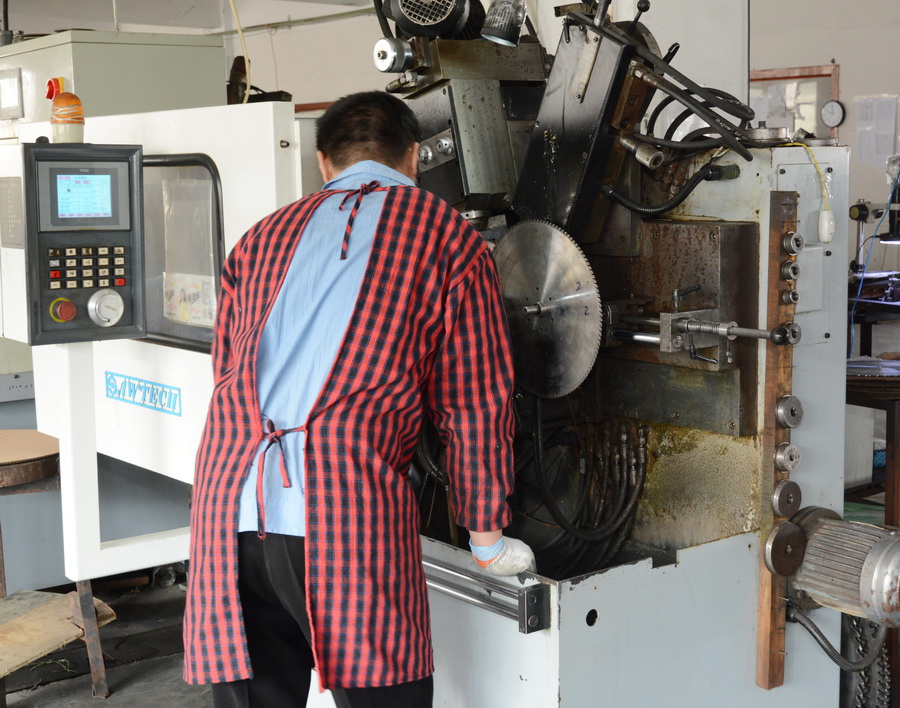 彩运网生產(chǎn)車間